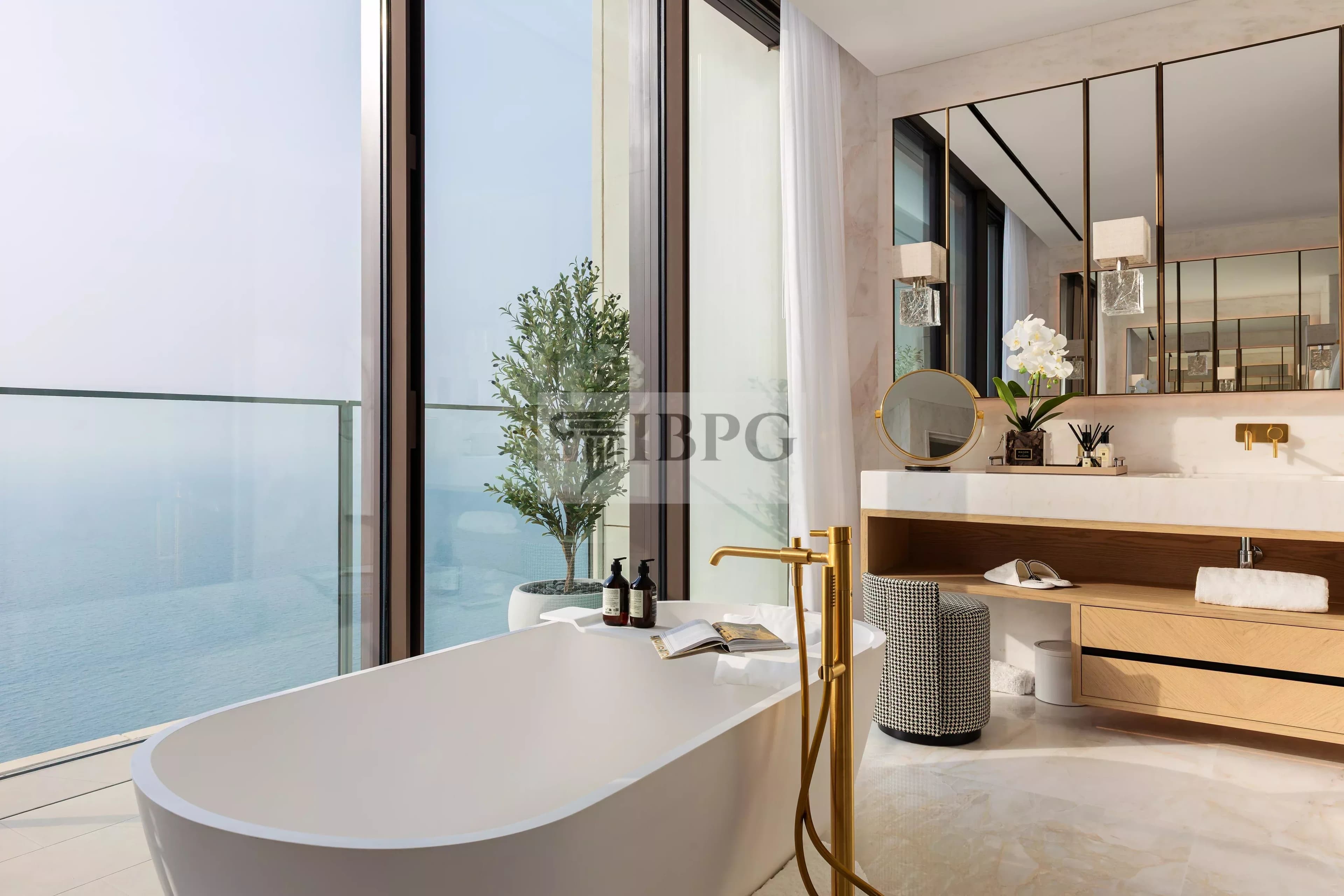 4BR Atlantis The Royal Residences, Palm Jumeirah 505 sqm Ultra Luxury Upgraded Fully Furnished 4