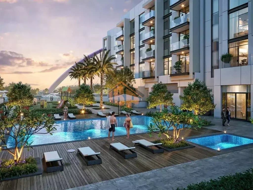 Elegant Waterfront Living in the Heart of the City